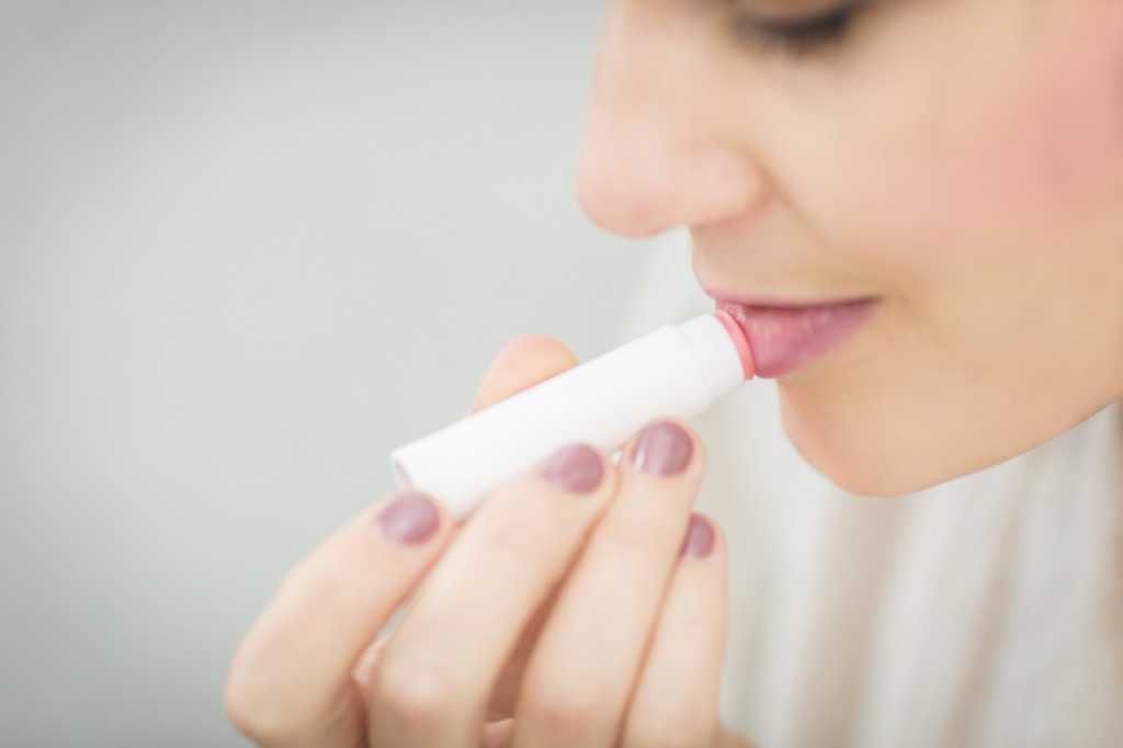 Hasil gambar untuk manfaat lip balm